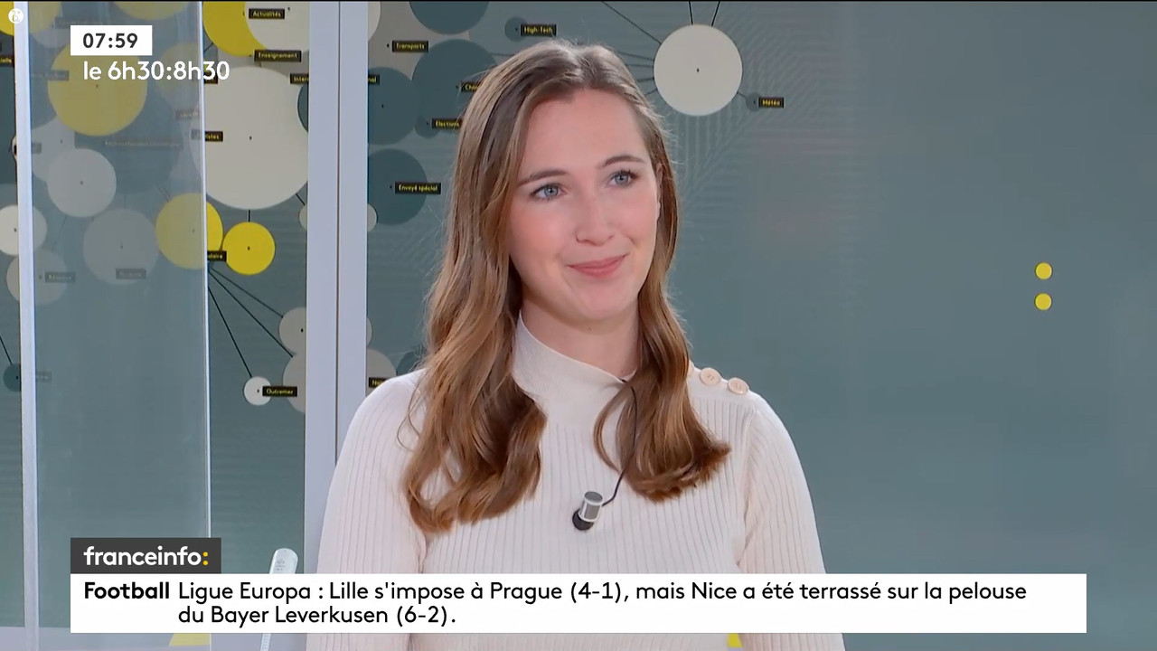 10.23 - 05.29.00 - 9h30. Entre JT, chroniques, invités et revues de p....ts_snapshot_01.36.56.483