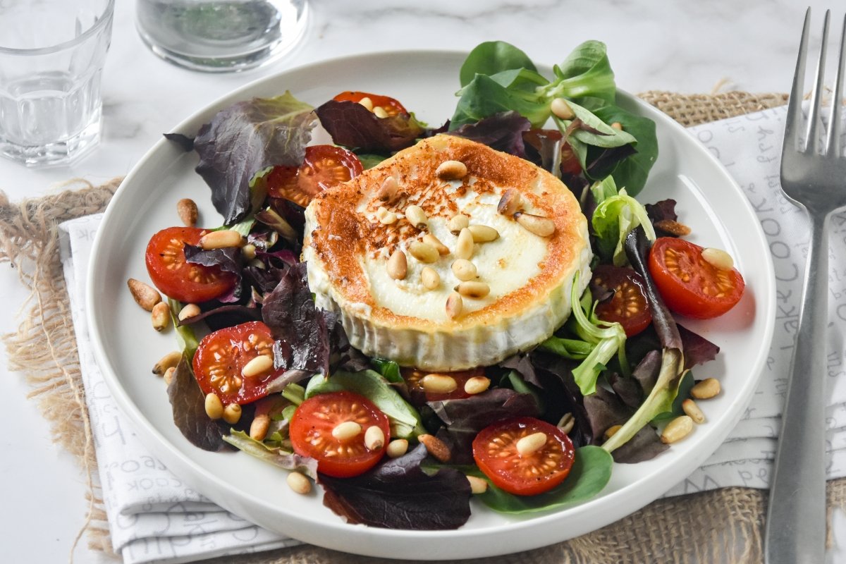 Ensalada de queso de cabra