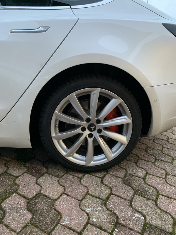 940F3943-209D-4BC4-8CA6-8CFFF154DD5D