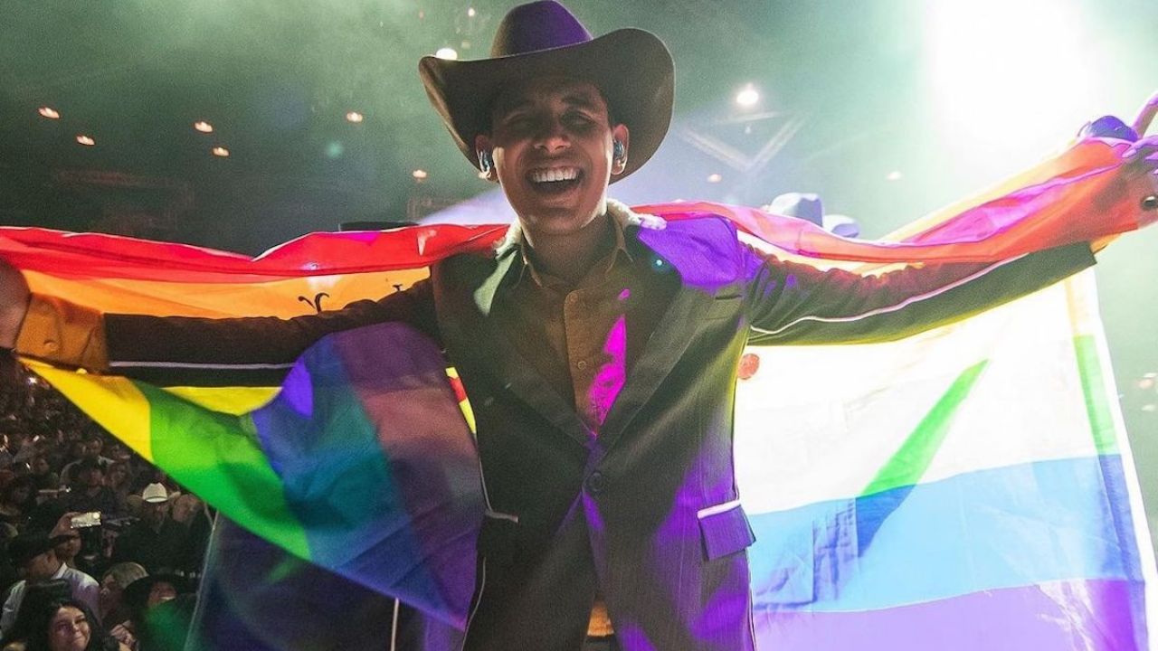 Jhonny Caz de Grupo Firme y su novio