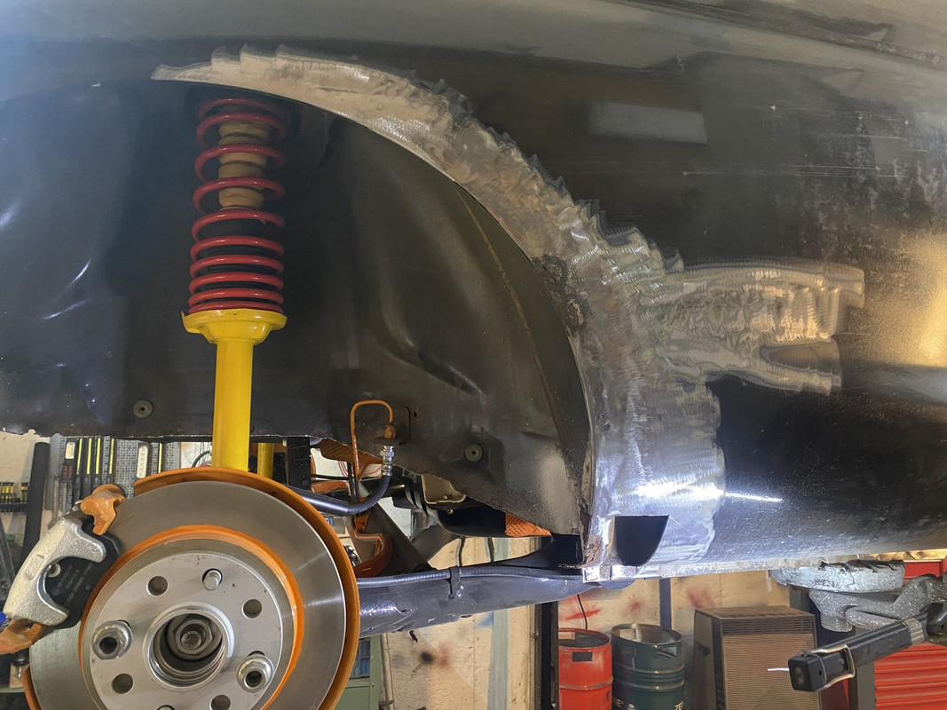 4B2AEC4D-7C39-46B7-A71F-E5E063ED39B7