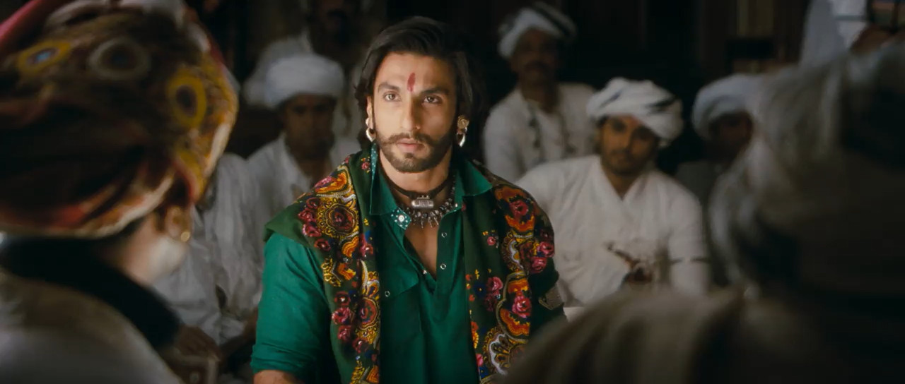 Goliyon Ki Raasleela Ram-Leela 2013 BluRay [Hindi] 480p 720p ESub Screenshot