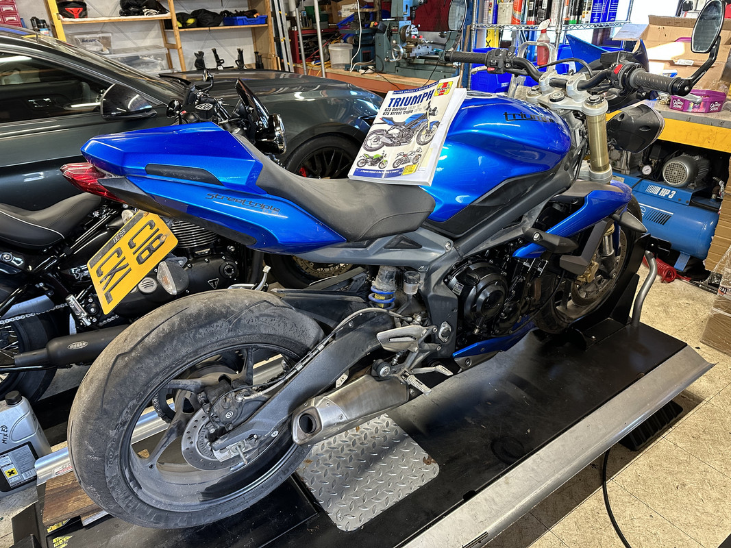 CBFB8E8B-8A4C-4136-AF5B-D253A9D21797