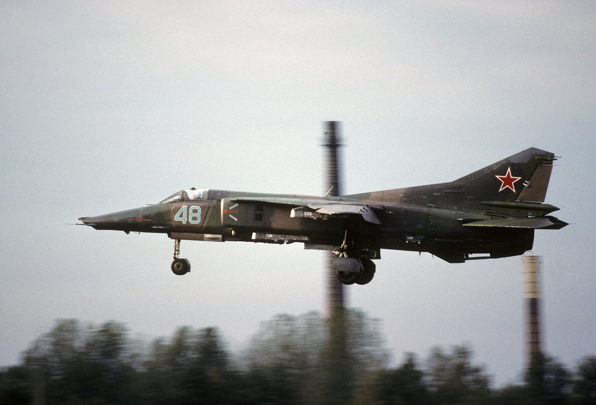 559 APIB Mig-27K 48 Blue_76802630205 (2)