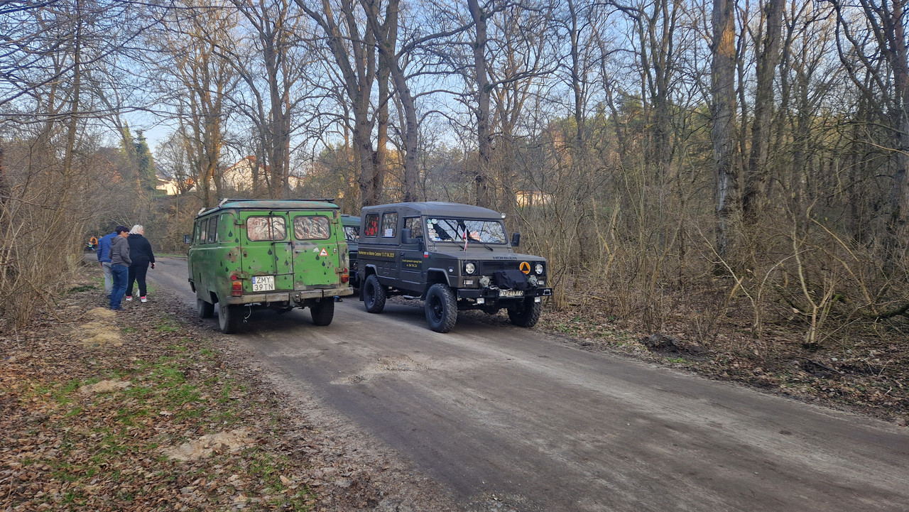 StaryDworek_terenówki