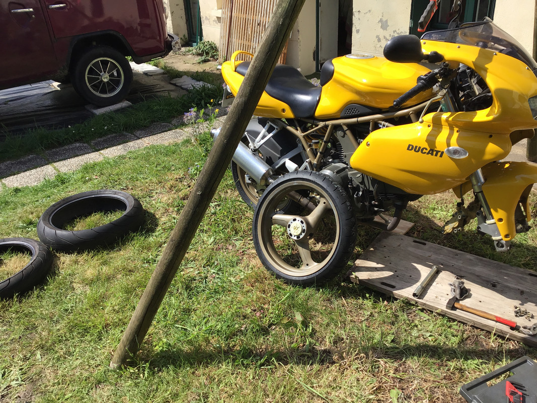 9666B539-2421-4DD0-ACC4-CC6079491F7C