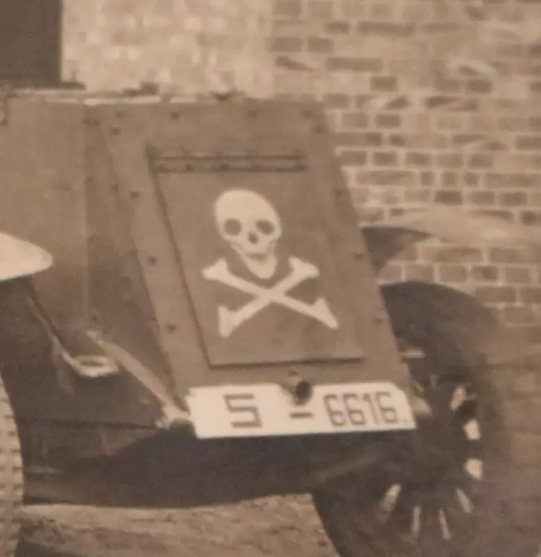 Rarität - Gruppenfoto Freikorps Panzer Kampfwagen Kokampf - Marineoffizier (1)
