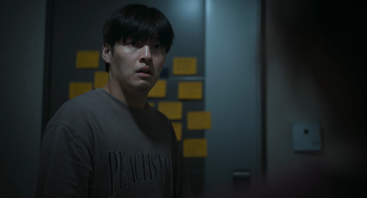 Wall to Wall 2025 WebRip [Hindi + Tamil + English] 480p 720p ESub Screenshot