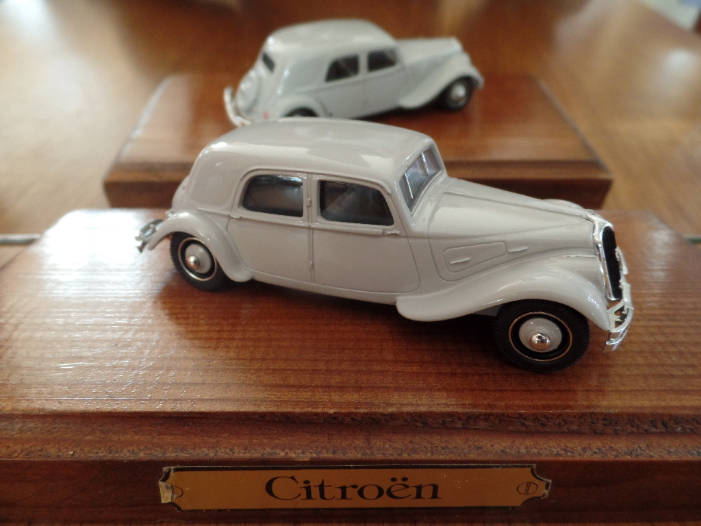 Norev - 22 cv Berline Gris très clair