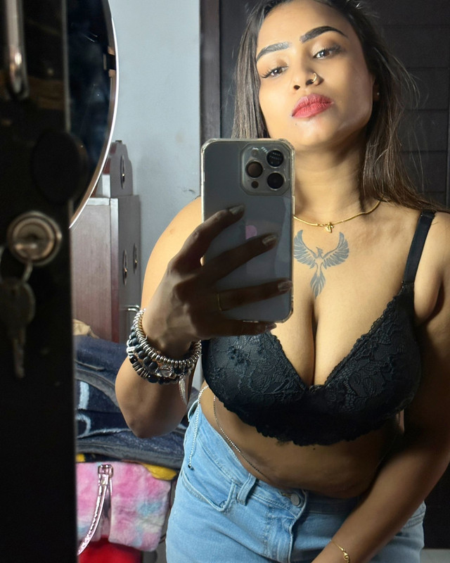 Exclusive Veena Thara nude app live video