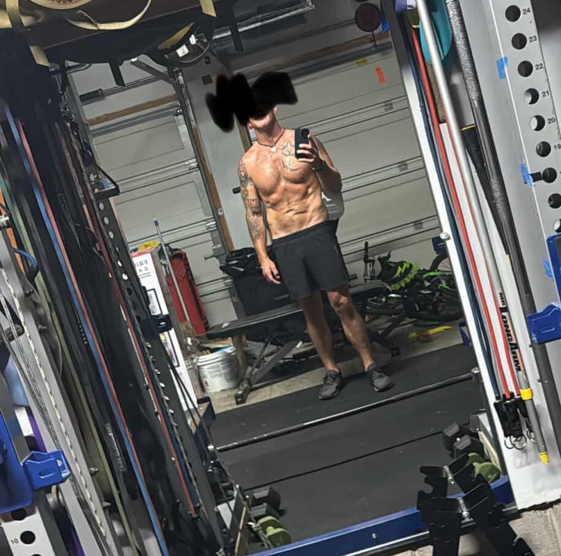 3CC9557E-7AA2-4876-A652-FAE91C503CC1