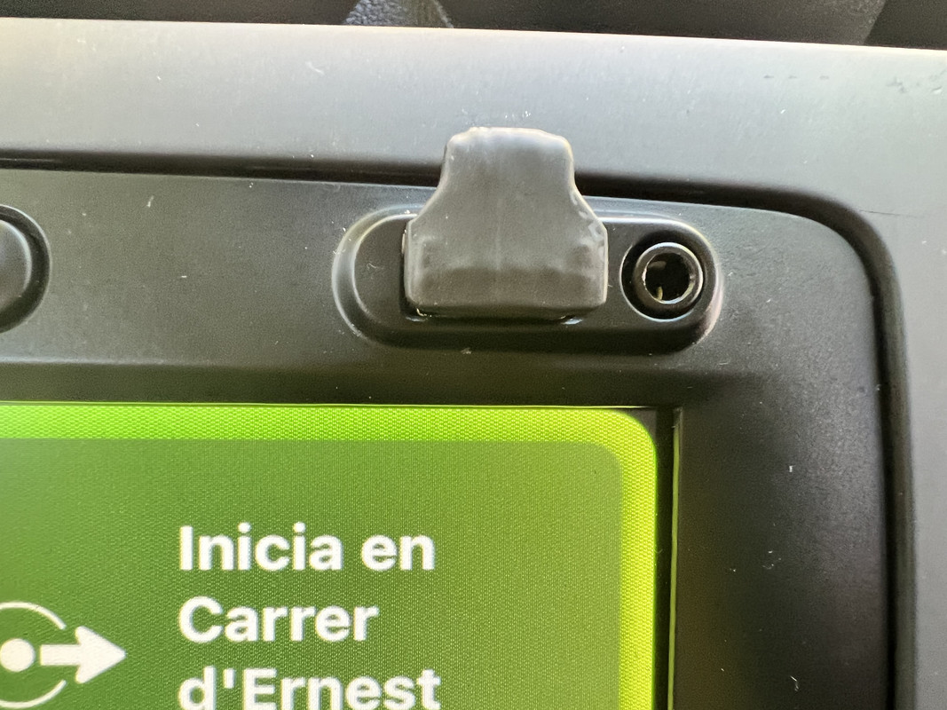 6BAFBE50-DE31-4CBE-AFBE-1616B661286C