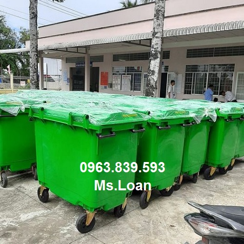 thung-rac-cong-nghiep-660-L-xanh-la.jpg