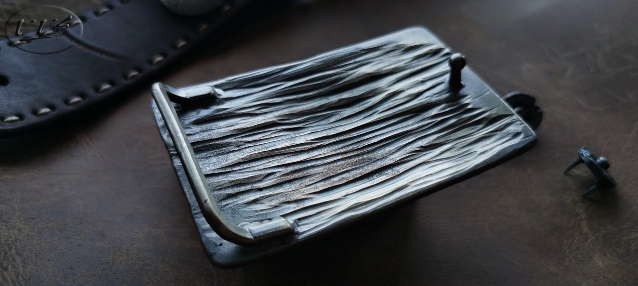 пряжка волк5