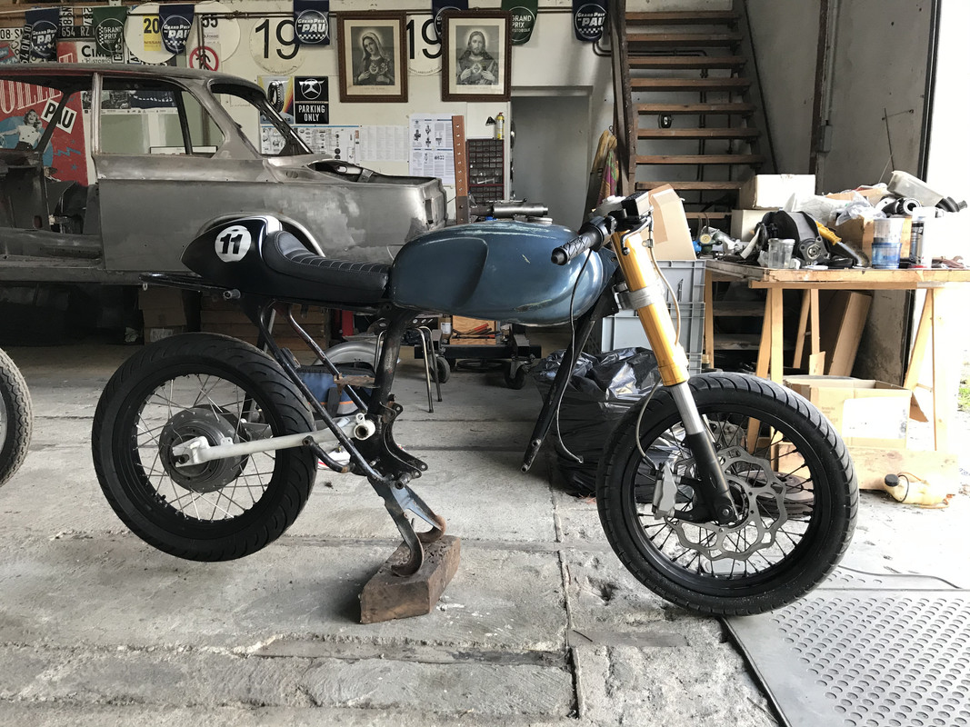 2AC85925-564C-4896-8F94-ADD340FC1E46