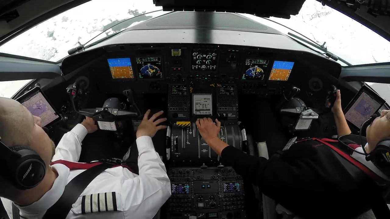 Just Planes - Air Greenland Dash8 [1080p].mkv_20200208_195545.31