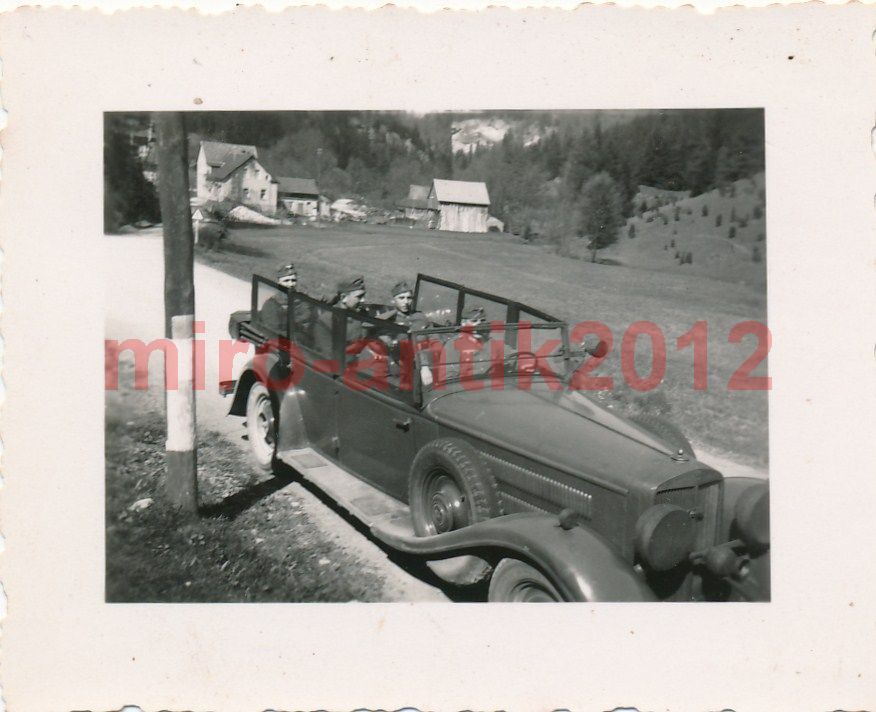 Foto, Wehrmacht, Blick auf ein großes Cabrio, Ol