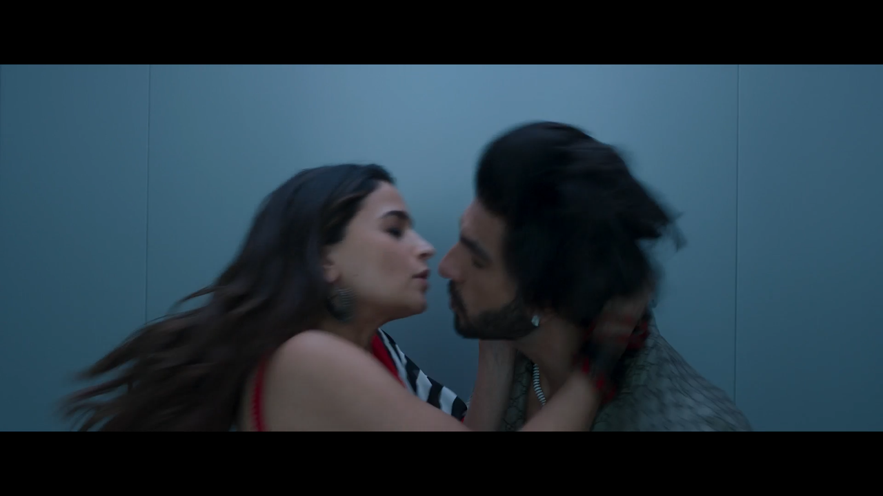 Rocky Aur Rani Kii Prem Kahaani 2023 - by Telly - VLC media player 08-09-2023 14_05_09