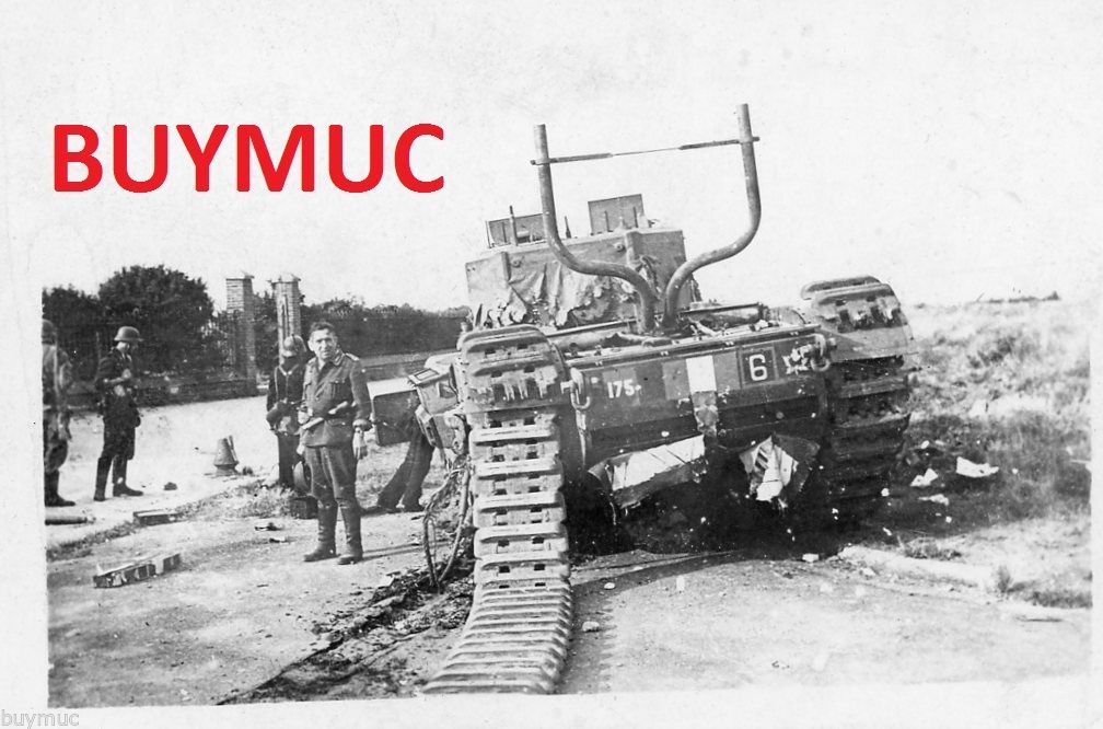 FOTO LANDUNG ENGLÄNDER DIEPPE 1942 ZERST. TANK1