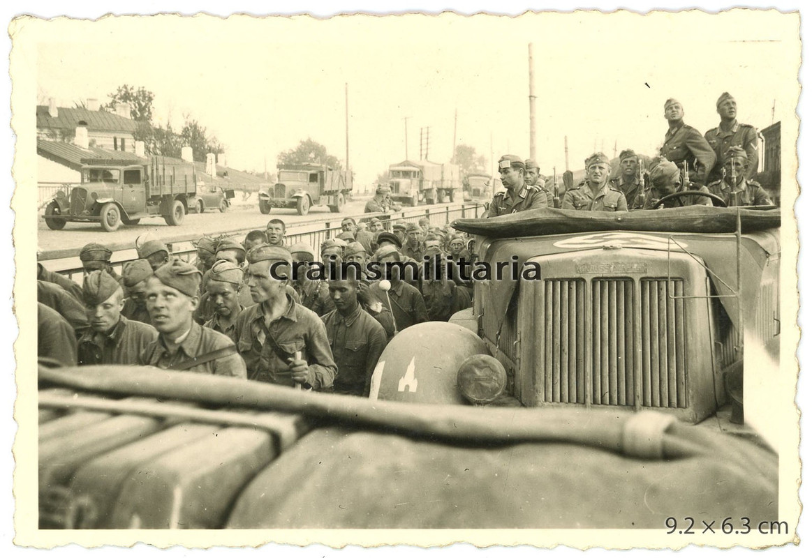 Orig. Foto Halbkette 5.ID Wappen Citroën Lkw Gefangene MINSK Weissrussland 1941
