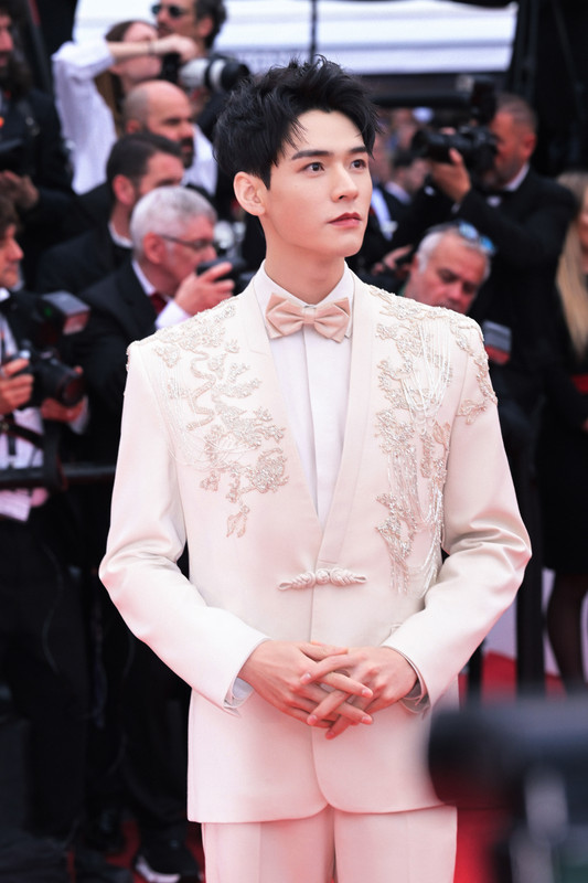 006DurXoly1he33w75mbgj33oq5j3npm