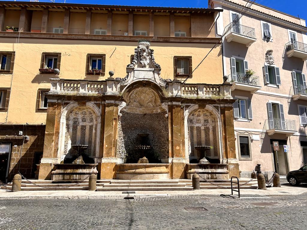 Жаркий сентябрь на побережье Тирренского моря.