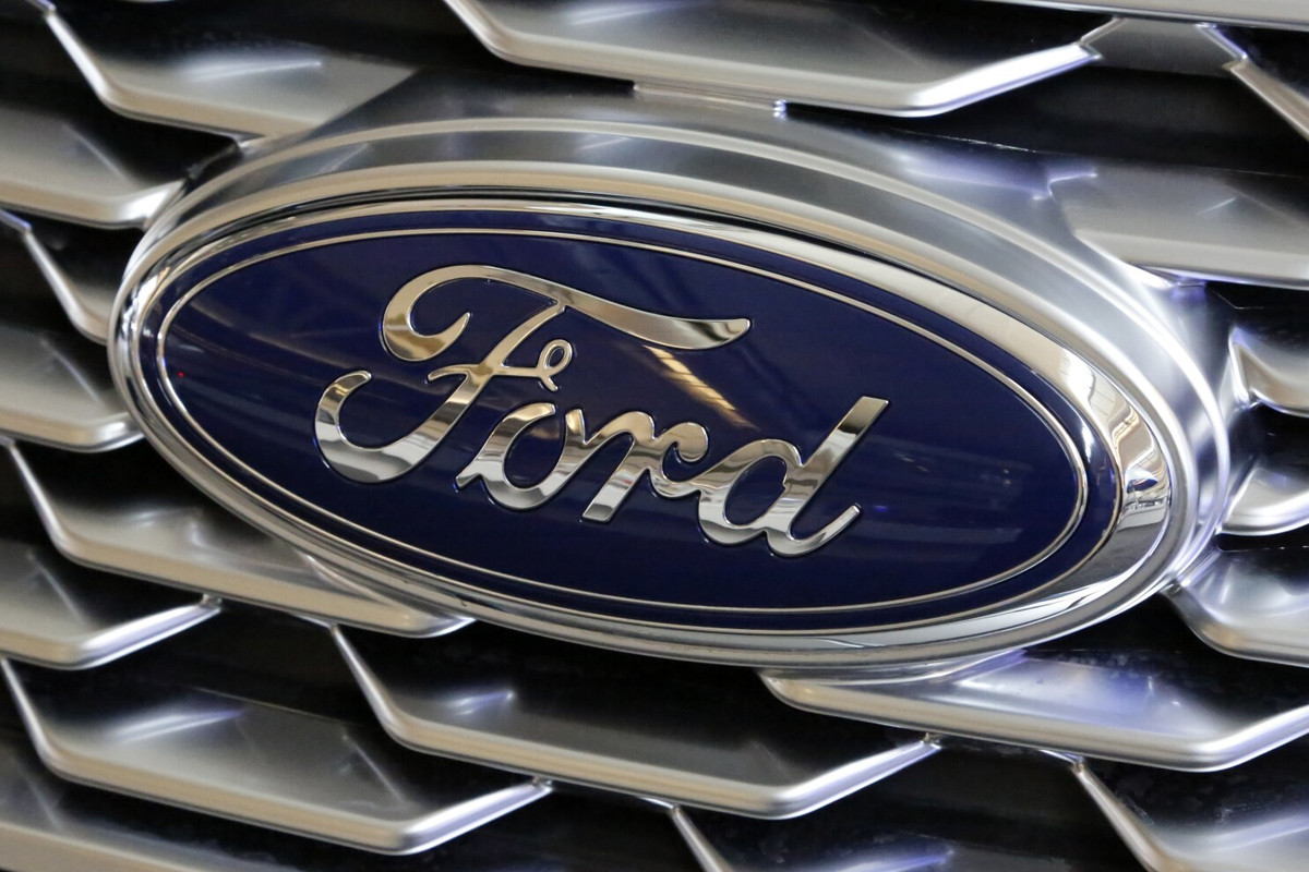 Ford planea suspender o reducir la producción en ocho de sus fábricas