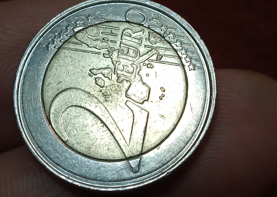 Dos euros de belgica del 2000 mal troquelada en el reverso. Yyyyyya