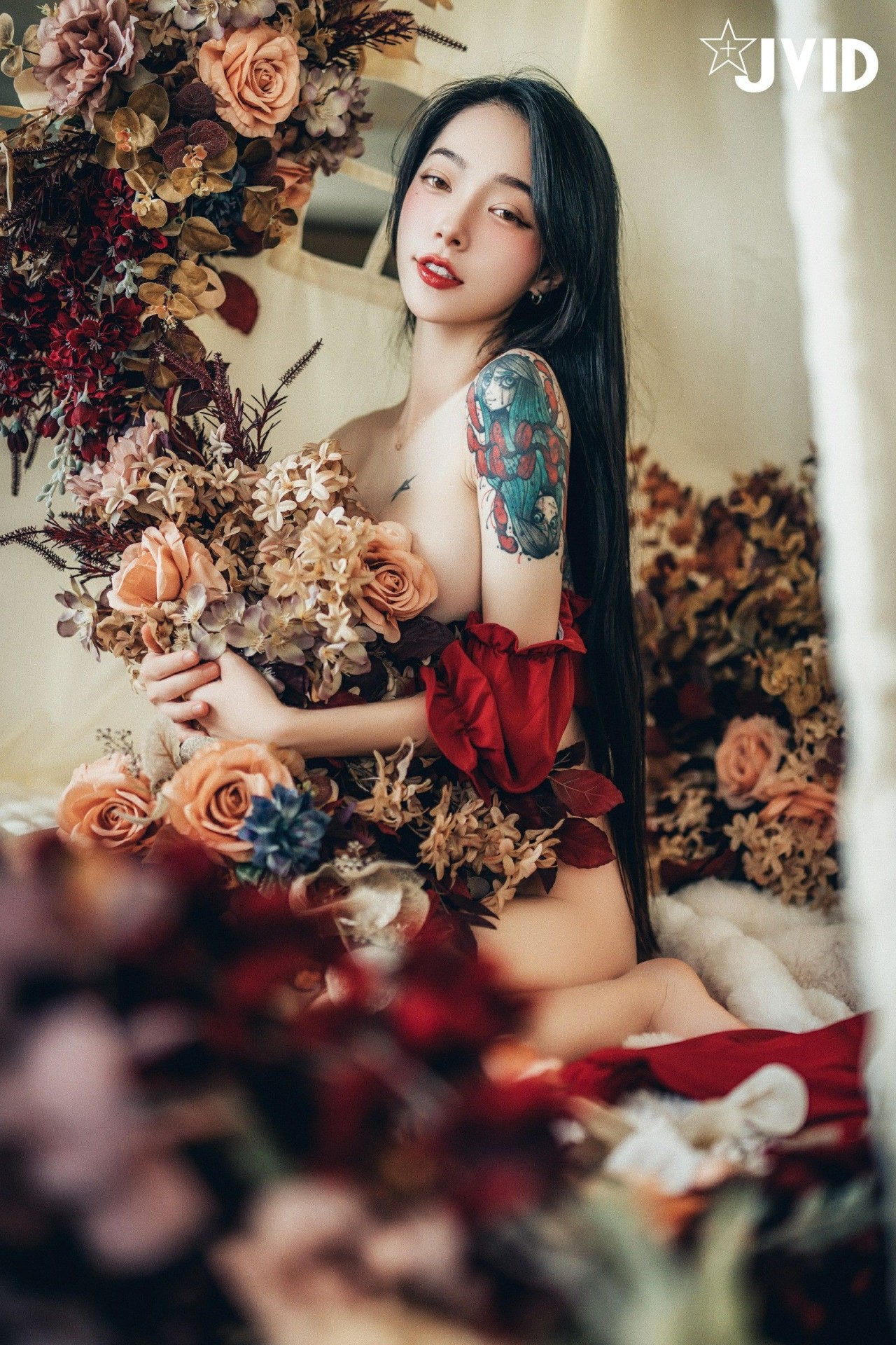 jvid 飄 飄《女神比基尼》美女写真，躺在浴缸场景，尽显性感姿态插图8