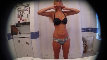 [Image: Voyeur58365121546.jpg]