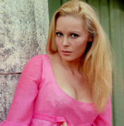 Veronica-Carlson-a15