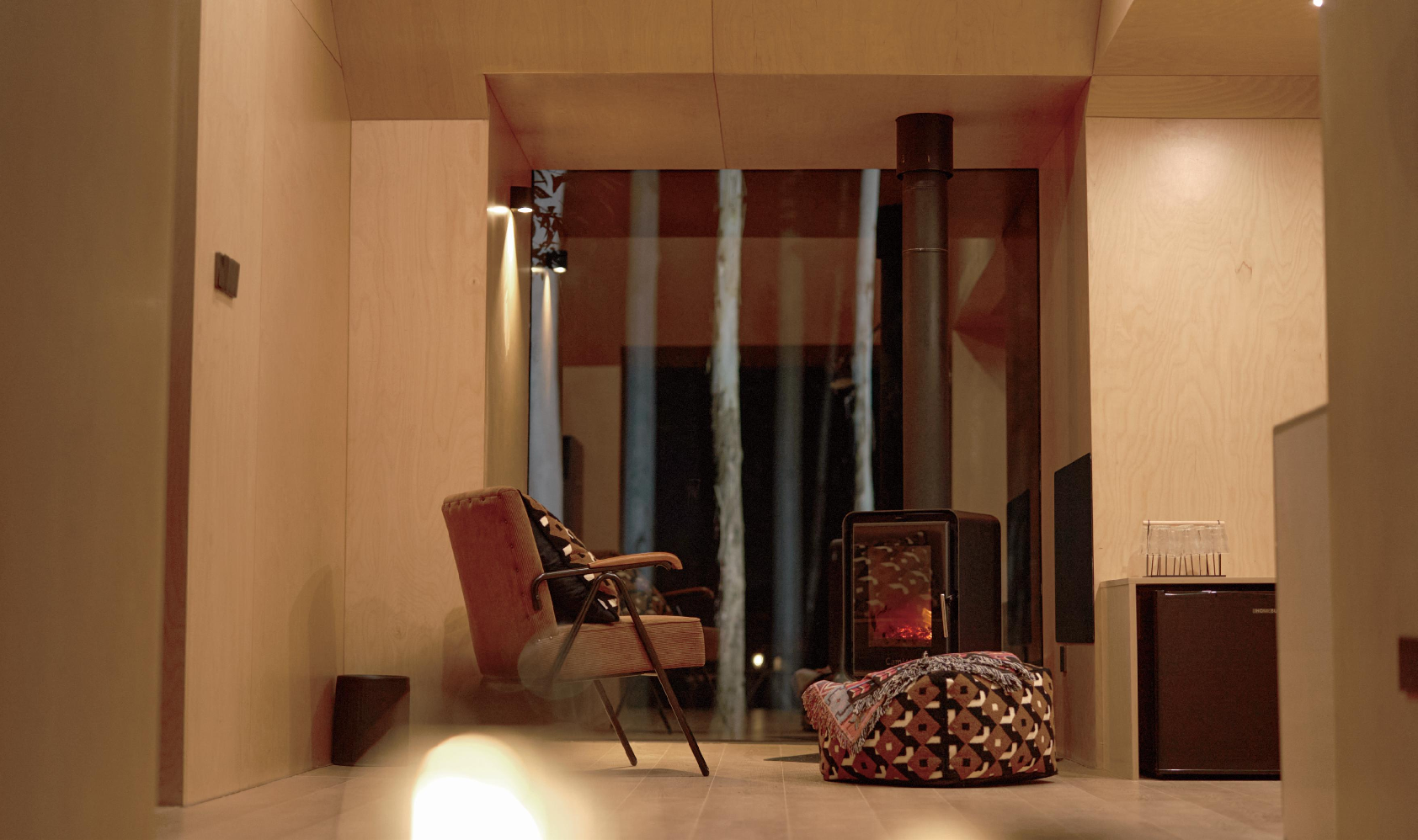 Luxury trailer cabin with dual entry