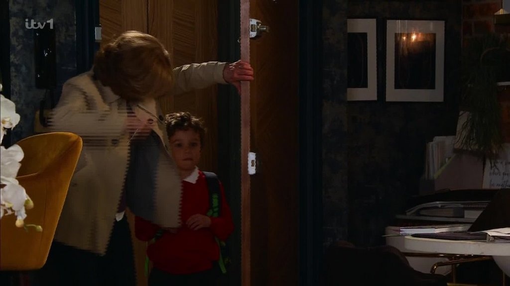 [Image: mbb5l77rv6cm.jpg]