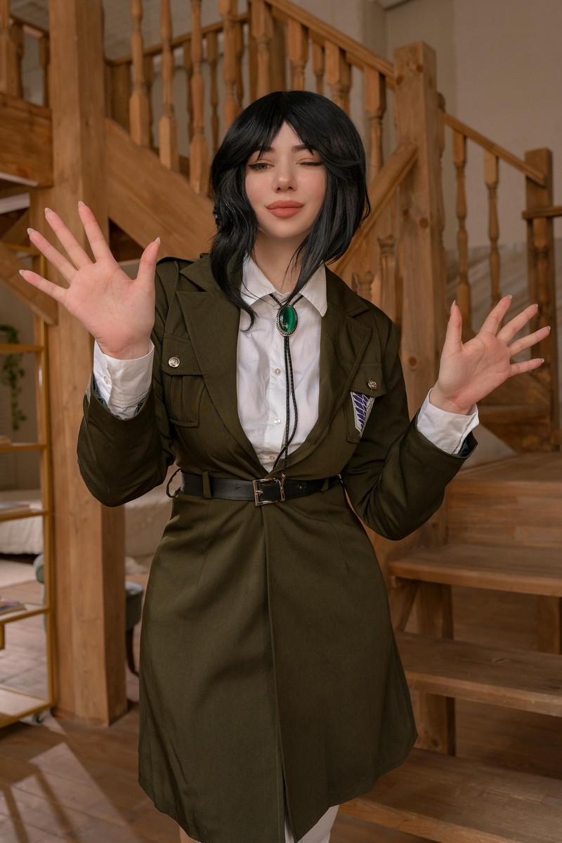 Alina Becker 皮克 Pieck Finger Cosplay 进击的巨人角色写真【21P-58.5M】插图3