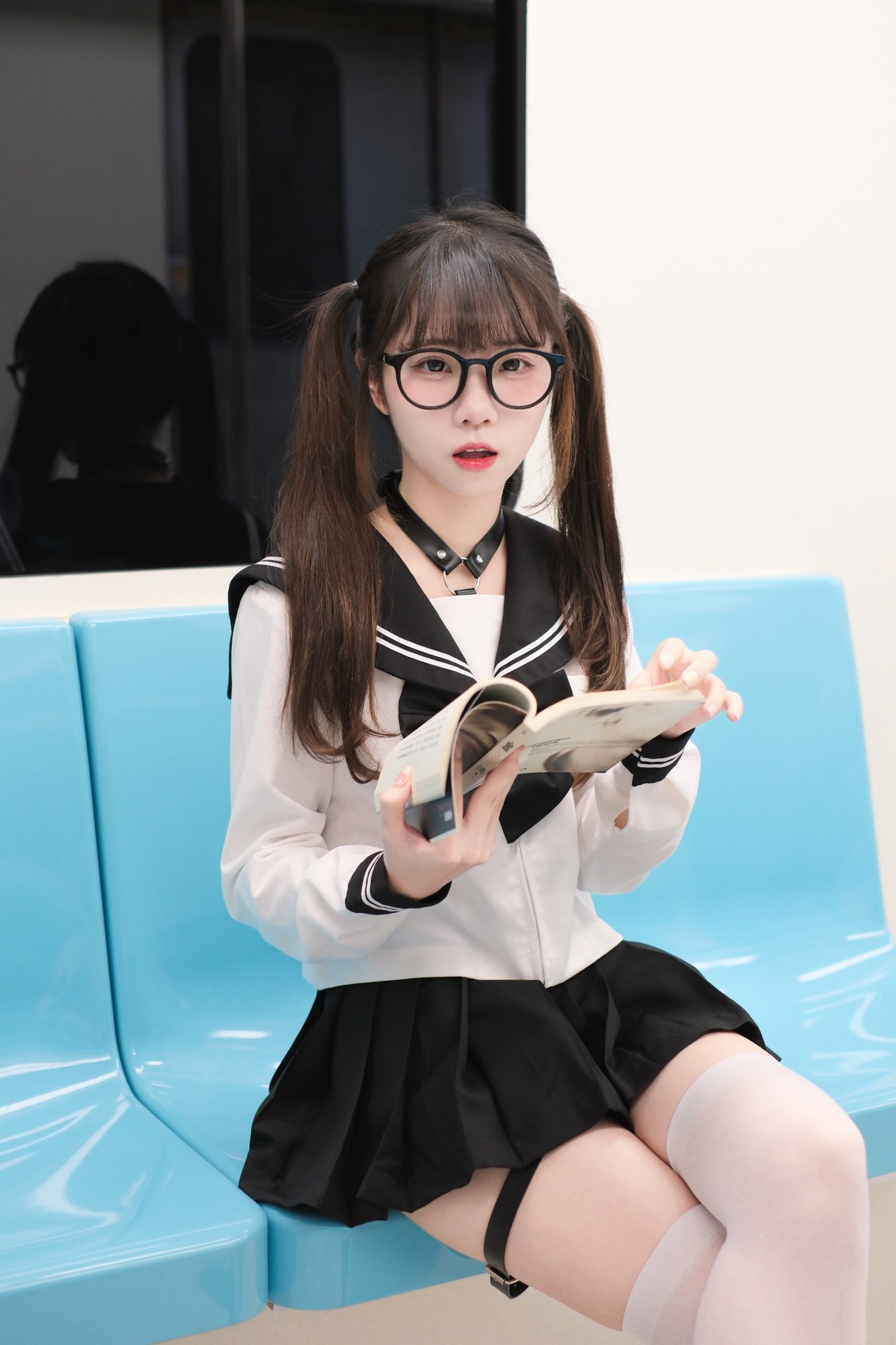 可可小白兔 電車上の女高中生 写真集 – 场景系主题 高清图集 [70P-40.5M]插图3