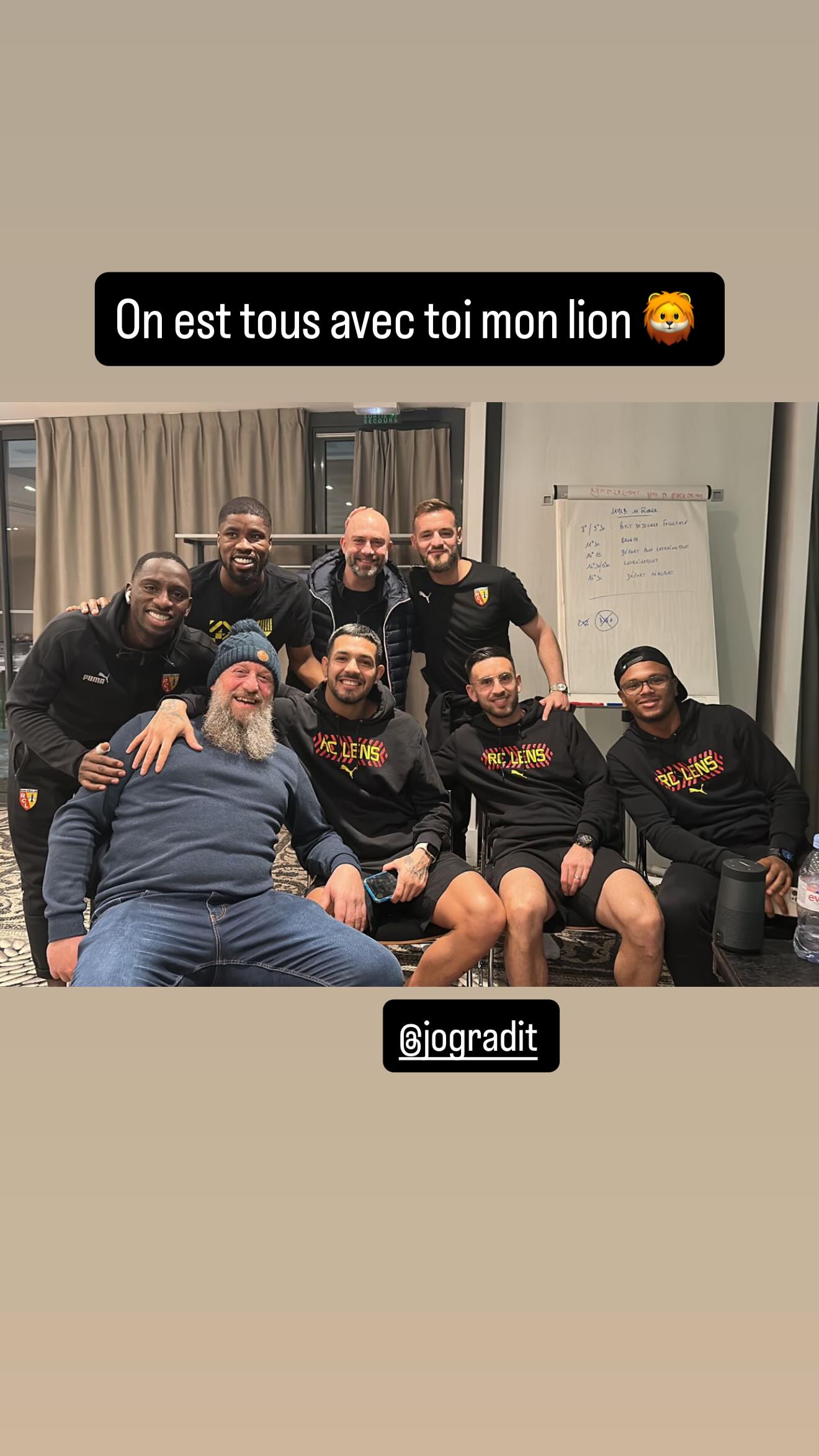 587094538-18544500760046538-805560878169