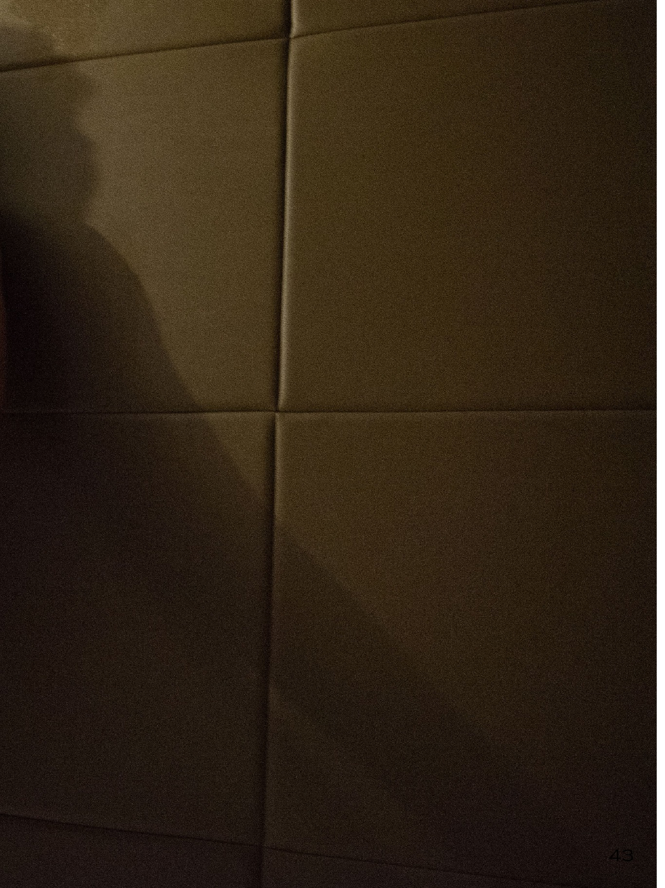 043