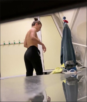 [Image: Voyeur32085152808.jpg]