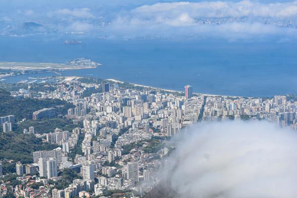 В джазе только девушки или аргентинско-бразильский калейдоскоп В джазе только девушки или аргентинско-бразильский калейдоскоп