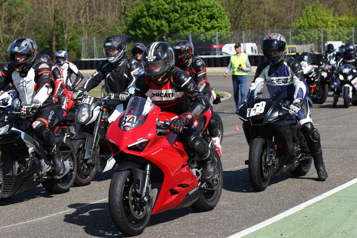 13F43DF1-DAD3-437A-8A51-8704BCF2DEE4