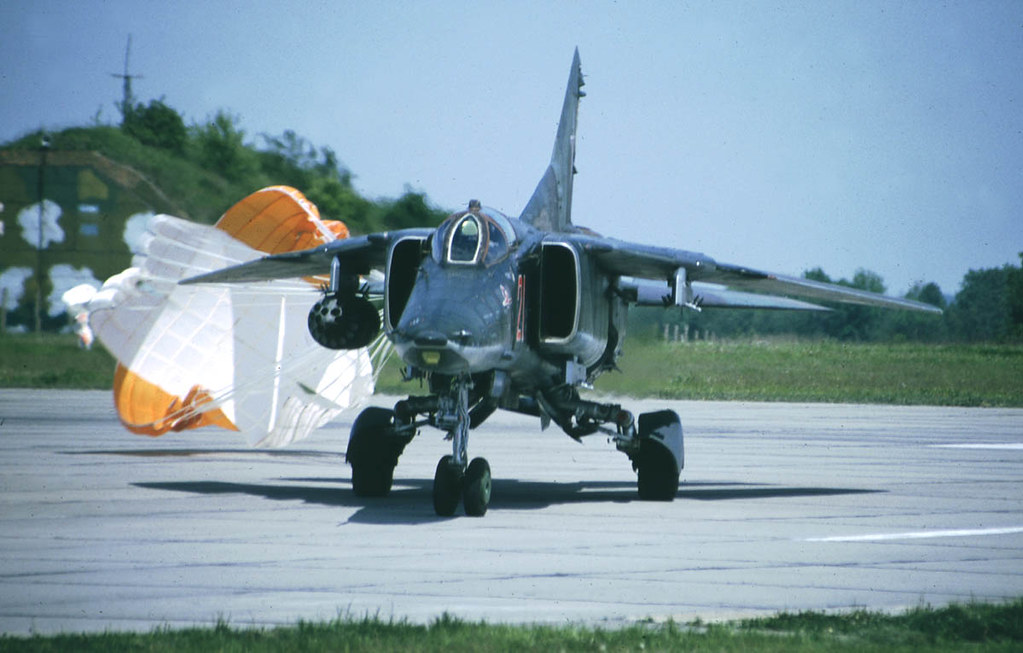 296 APIB Mig-27M 21 Red_83712538600 (7)