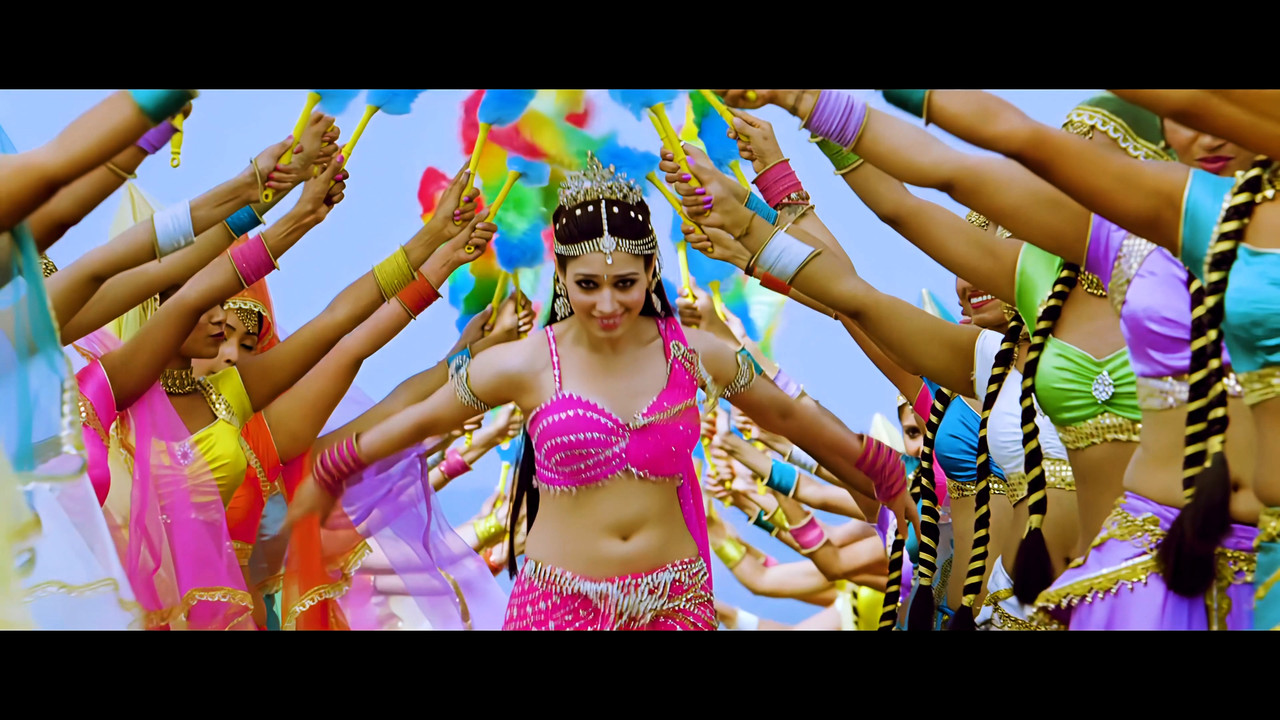 Tamanna Hot Song From Himmatwala Naino Main Sapna 4K (Best Quality).mp4_snapshot_00.19_[2021.04.05_1
