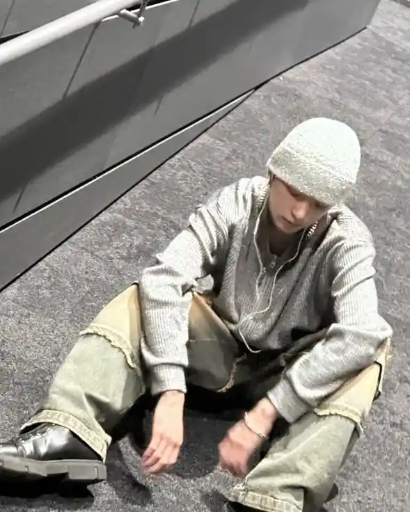 4b279824fa8df4bdedf16c6def7b98e6_copy_589x736