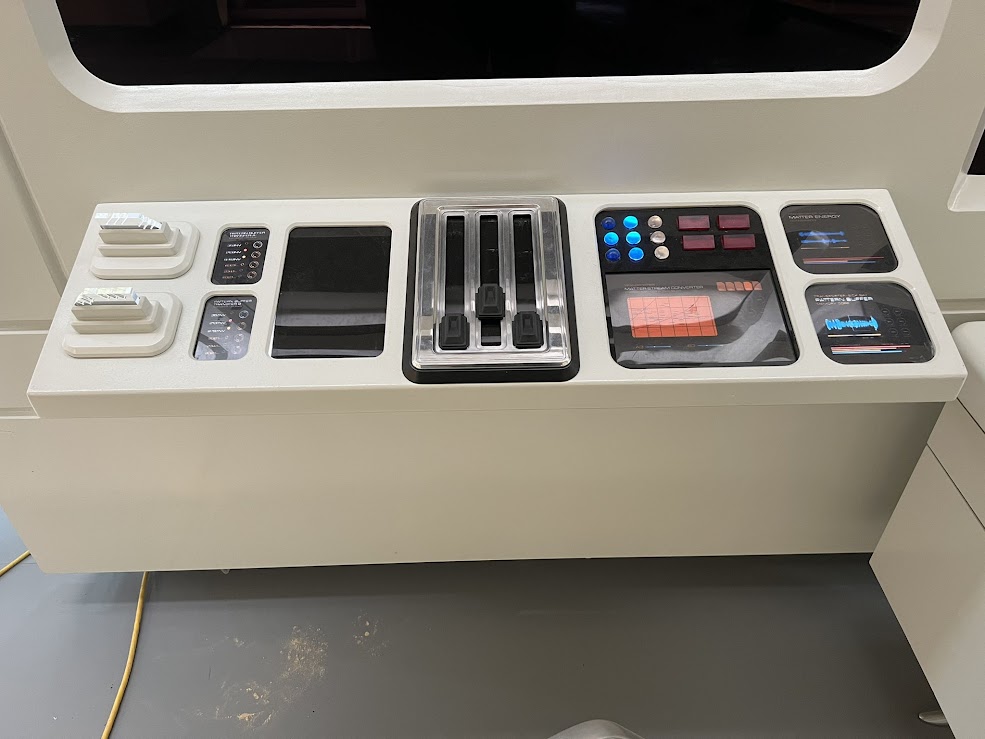 U-S-S-Enterprise-NCC-1701-Sickbay-Transporter-Platform-Control-Console-circa-2260.jpg