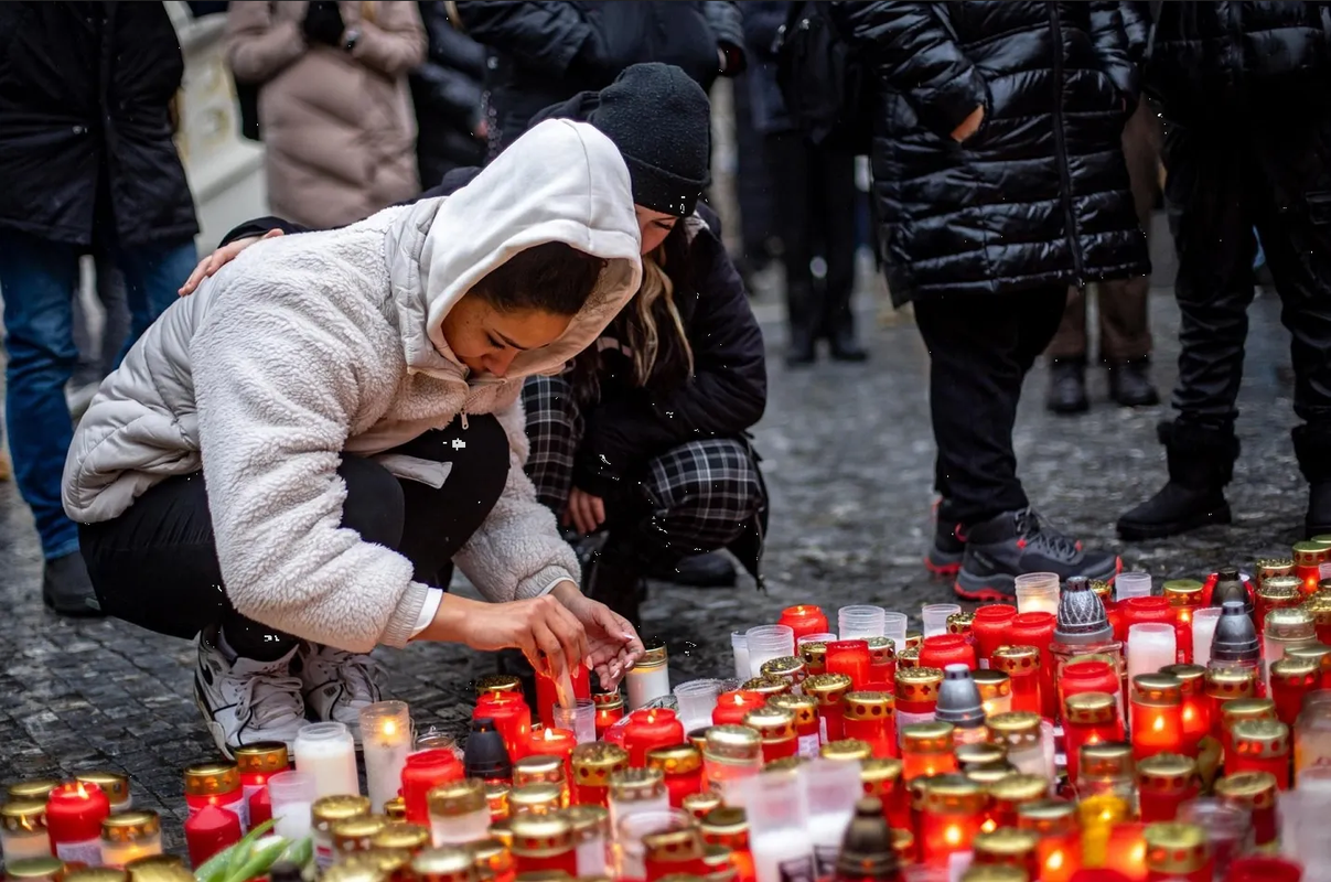 Identifican a víctimas del tiroteo en Praga, había una atleta y una profesora