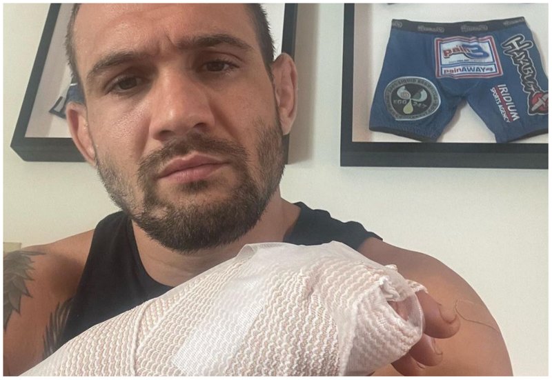 Боец на UFC си сряза сухожилие в тоалетната