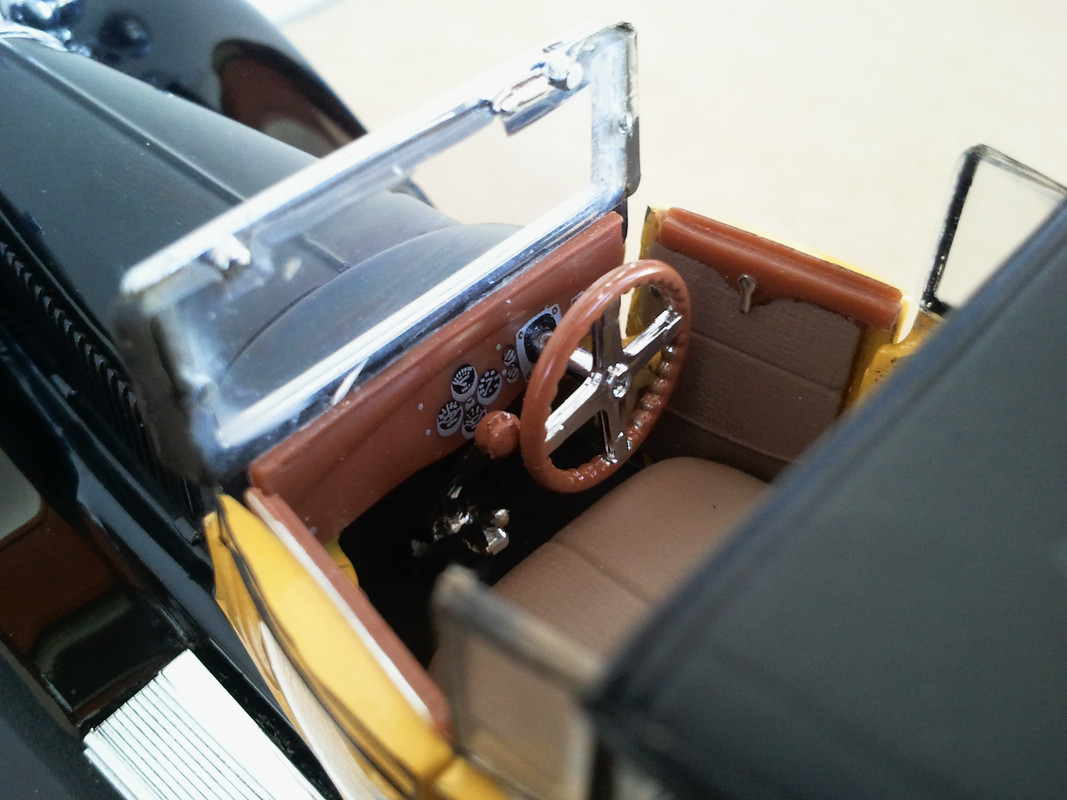 1929 Bugatti Type 41 Royale (Chasis 41.150) Berline de Voyage (Franklin Mint) (16)