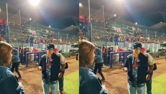 Le piden matrimonio en el aire