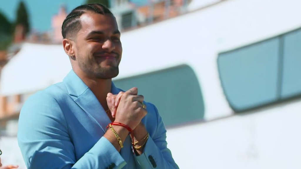 [Image: 7knbwibl0s38.jpg]