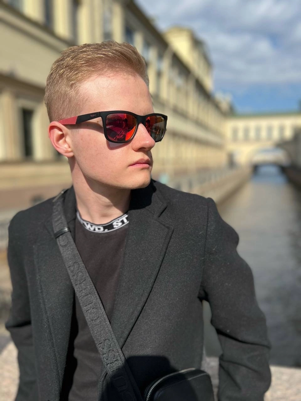 5FBF8B55-875C-42A6-9FAD-6F5B0BA226F3